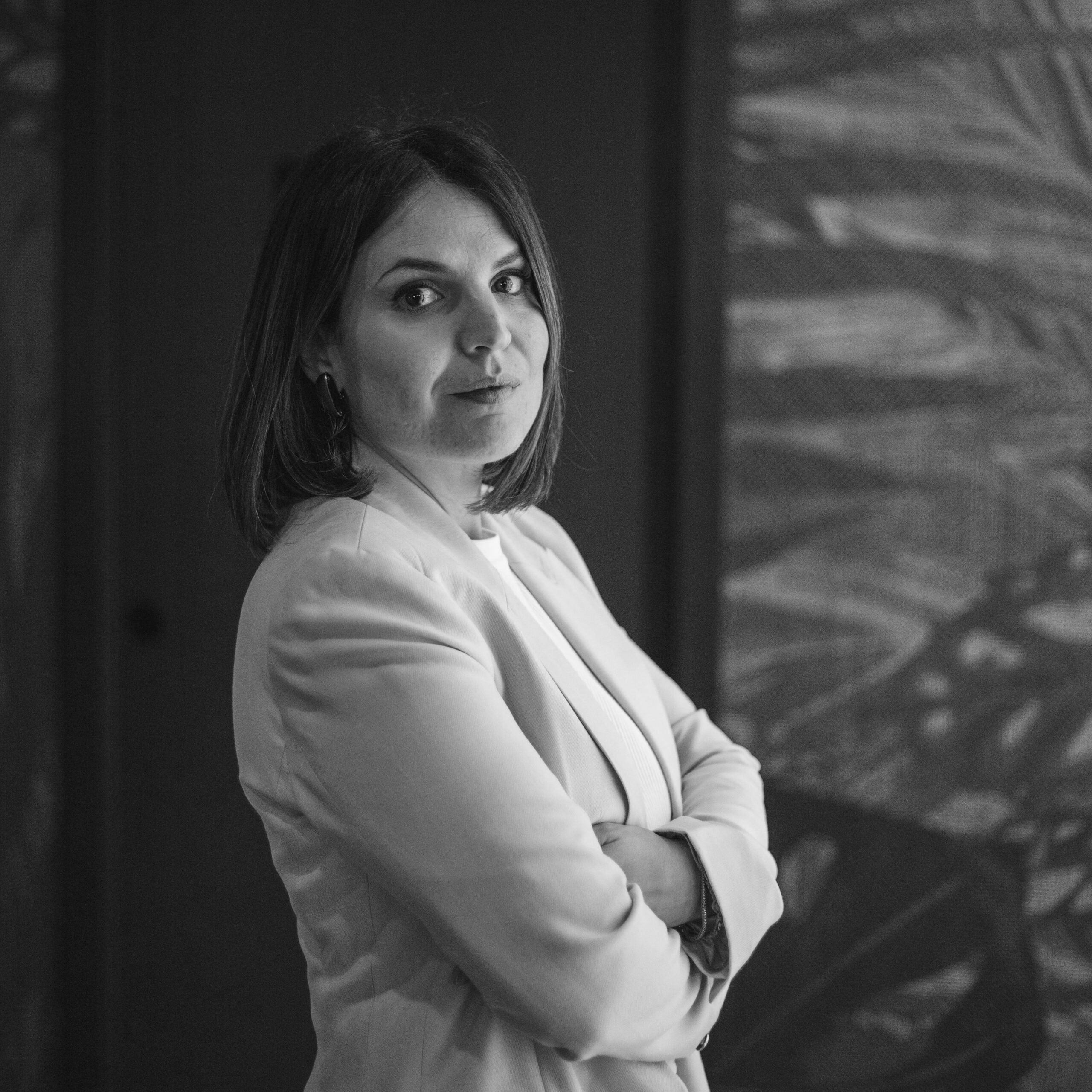 Silvia Orlandi interior designer, ideatrice di Convergenze tattili. La nuova capsule collection Manarti