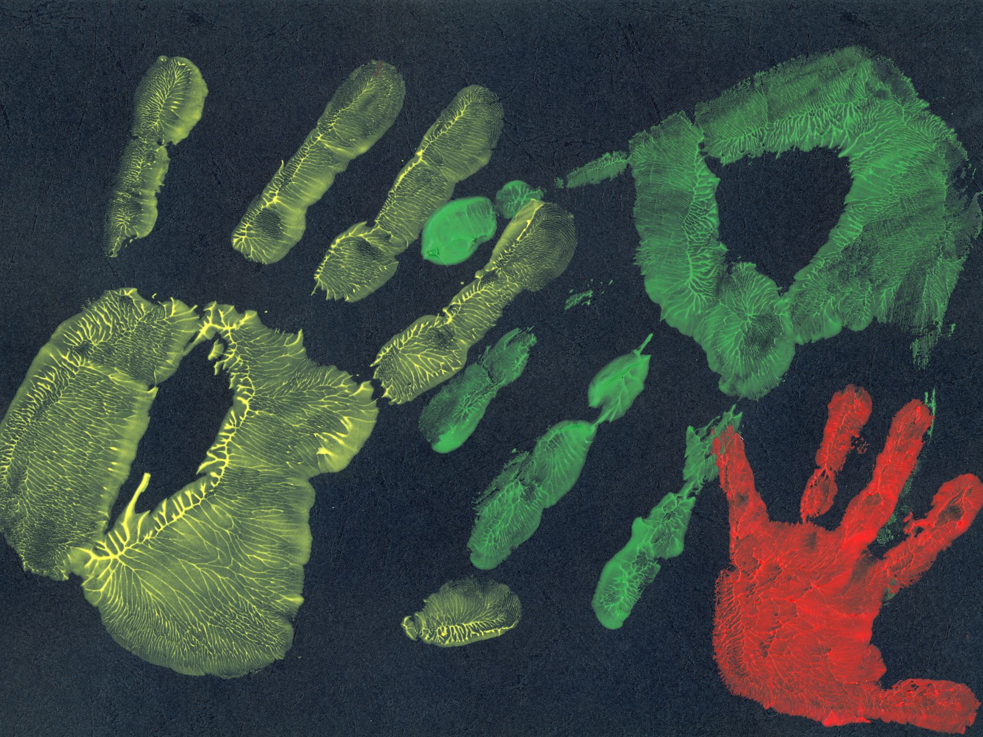 Carta da parati Impronte del cuore, capsule collection Collezioni d'autore di Manarti in collaborazione con Aurora Savino